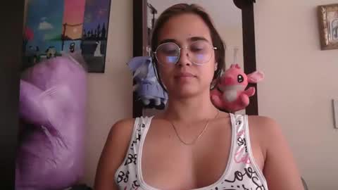Snapshot of triana_bell chatting on 18, 4, 2026 triana_bell online show from 18, 4, 2026