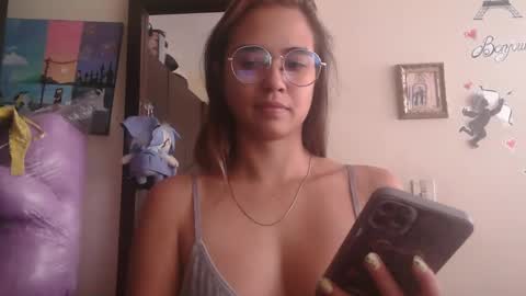 Snapshot of triana_bell chatting on 29, 4, 2026 triana_bell online show from 29, 4, 2026