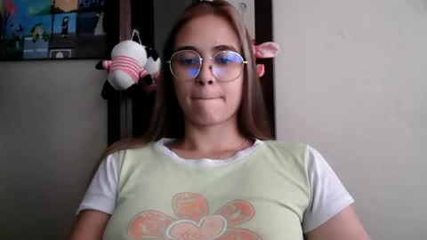 Snapshot of triana_bell chatting on 25, 6, 2026 triana_bell online show from 25, 6, 2026