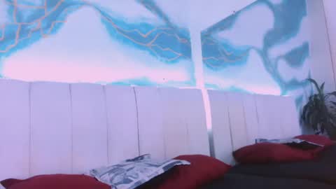 triana_crimson online show from 23, 9, 2025