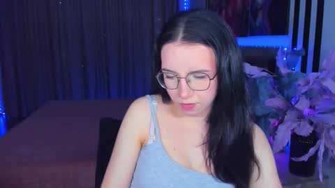 TriciaDaisy online show from 13, 5, 2026