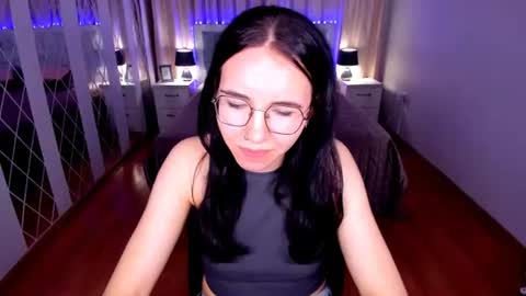 TriciaDaisy online show from 13, 6, 2026