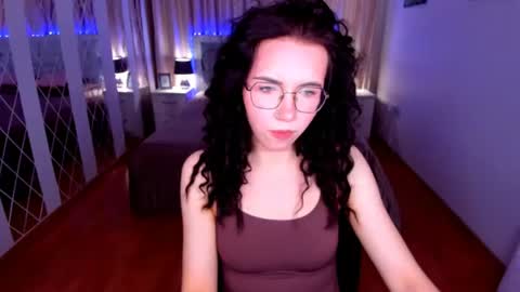 TriciaDaisy online show from 14, 6, 2026