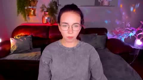 TriciaDaisy online show from 15, 6, 2026