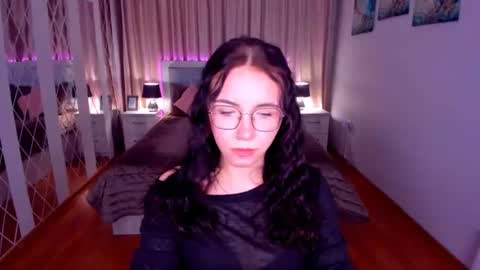 TriciaDaisy online show from 21, 6, 2026