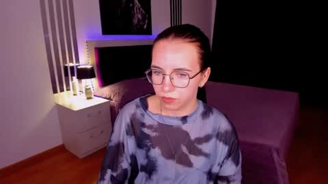 TriciaDaisy online show from 23, 6, 2026