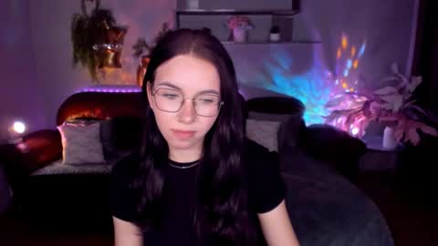 TriciaDaisy online show from 29, 6, 2026