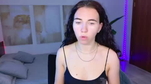 TriciaDaisy online show from 5, 8, 2026