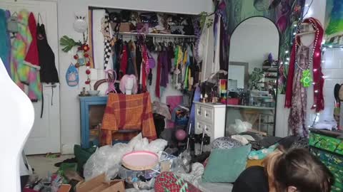 Cassie online show from 2, 2, 2025