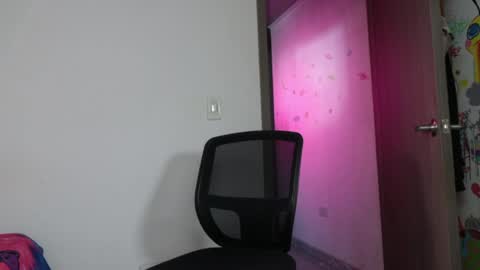 Snapshot of trieone chatting on 30, 4, 2026 - trieone online show from 30, 4, 2026