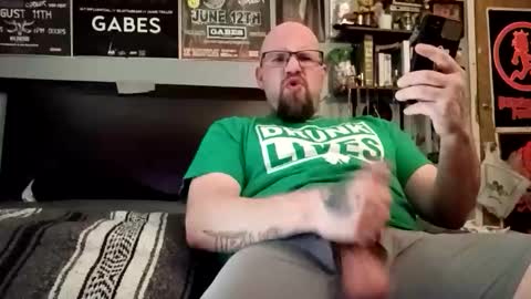 triller402 online show from 18, 3, 2026