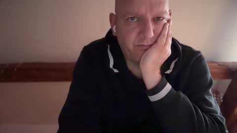 Triton online show from 19, 10, 2025