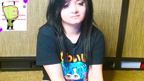 trixiedoescamcam online show from 8, 3, 2025