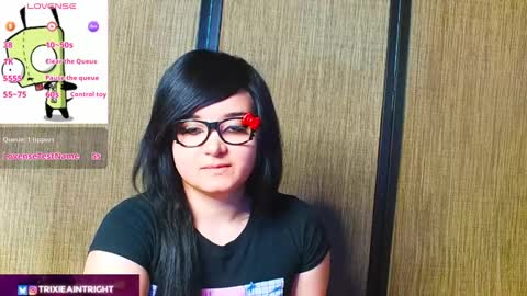 trixiedoescamcam online show from 20, 9, 2025