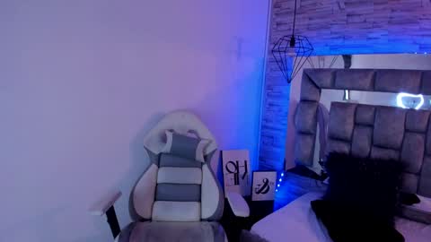 Snapshot of truelove_art chatting on 17, 12, 2024 online show from 17, 12, 2024