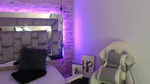 Snapshot of truelove_art chatting on 14, 2, 2025 online show from 14, 2, 2025