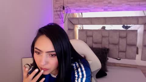 Snapshot of truelove_art chatting on 20, 2, 2025 online show from 20, 2, 2025