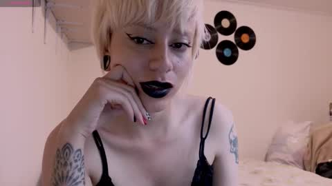 Snapshot of tryp666 chatting on 17, 10, 2025 Cait online show from 17, 10, 2025