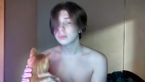 Snapshot of trypophob1a chatting on 15, 2, 2025 Emilum online show from 15, 2, 2025