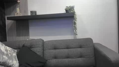 Lexi Longg online show from 7, 1, 2026