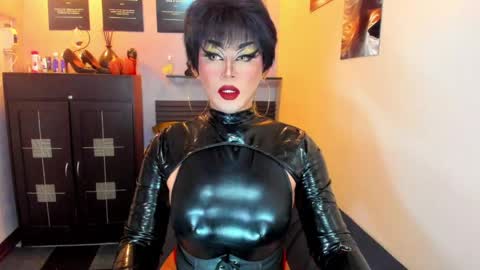 Nicoleeee online show from 20, 5, 2026