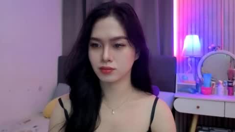 Snapshot of tsnathaliasilvana chatting on 2, 11, 2025 Bella Ratbu online show from 2, 11, 2025