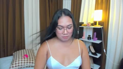 Karen Oquio online show from 1, 10, 2025