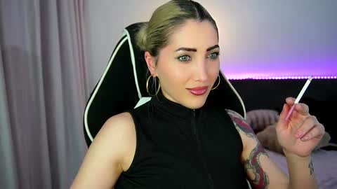 Snapshot of tweety_twist chatting on 12, 5, 2026 MayCarrey online show from 12, 5, 2026