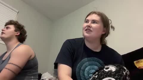 Snapshot of twinfl4m3ss chatting on 18, 12, 2025 twinfl4m3ss online show from 18, 12, 2025