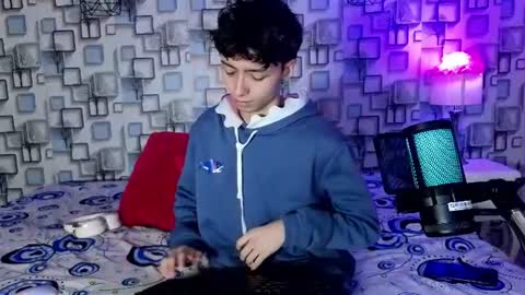 Snapshot of twink_sebas7 chatting on 17, 6, 2026 Sebastin online show from 17, 6, 2026