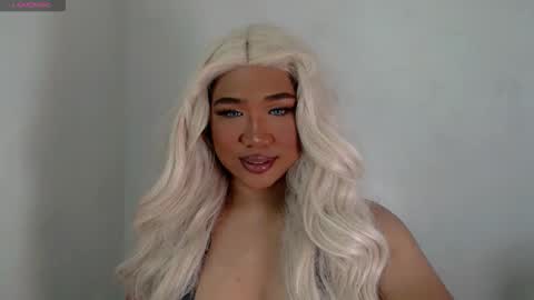 Snapshot of twinkcheska chatting on 14, 11, 2025 Cheska Schock online show from 14, 11, 2025