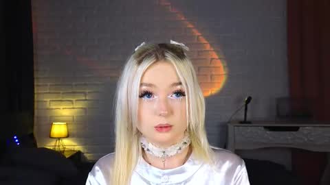 Snapshot of twinklefluff chatting on 14, 9, 2025 twinklefluff online show from 14, 9, 2025