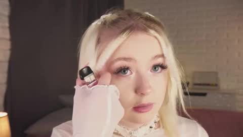 Snapshot of twinklefluff chatting on 14, 10, 2025 twinklefluff online show from 14, 10, 2025