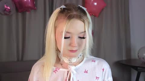 twinklefluff online show from 4, 12, 2025