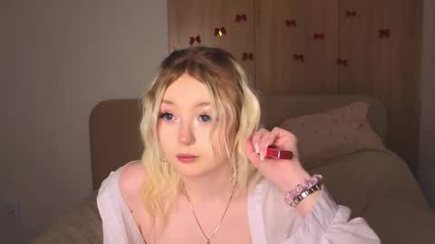 twinklefluff online show from 10, 1, 2026