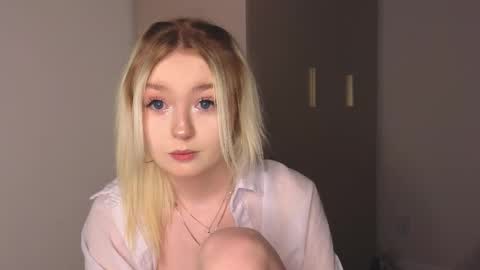 twinklefluff online show from 19, 1, 2026