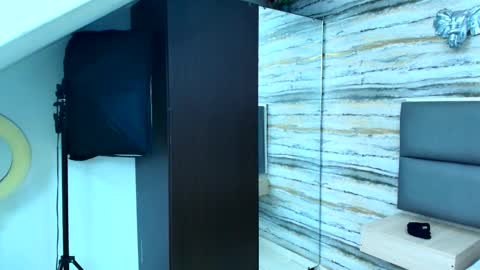 twinslovers_ online show from 8, 11, 2025