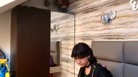 twinslovers_ online show from 10, 1, 2026