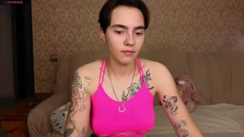 Snapshot of twobabesweet chatting on 27, 6, 2026 Welcome guys We Lili and Vic PVT open online show from 27, 6, 2026