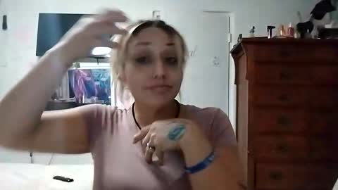 Twocrazy85 online show from 12, 11, 2025