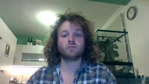 tworoardsdiverge online show from 26, 11, 2025