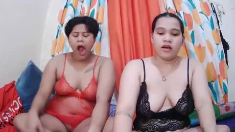 Snapshot of twowetcuties chatting on 23, 2, 2025 Lyn and lea online show from 23, 2, 2025