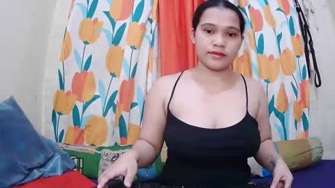 Snapshot of twowetcuties chatting on 4, 3, 2025 Lyn and lea online show from 4, 3, 2025
