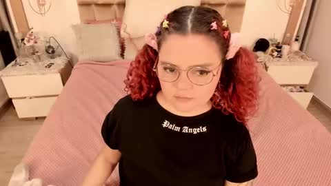 Twiggy online show from 18, 2, 2025