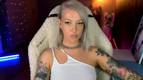 Snapshot of tykioty_miley chatting on 24, 4, 2026 Miley online show from 24, 4, 2026
