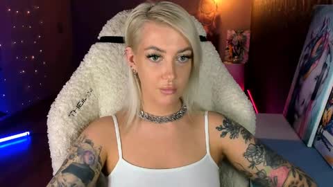 Snapshot of tykioty_miley chatting on 9, 5, 2026 Miley online show from 9, 5, 2026