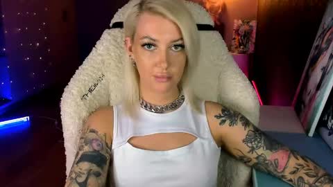Snapshot of tykioty_miley chatting on 30, 5, 2026 Miley online show from 30, 5, 2026