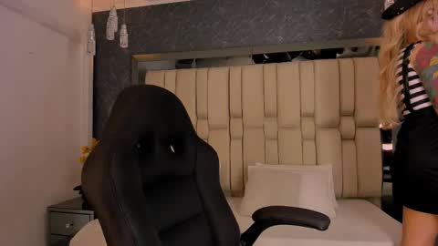  TYLA  online show from 14, 10, 2025