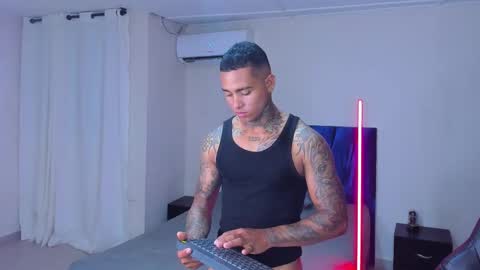 tyler_bell_ online show from 28, 3, 2026