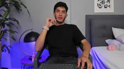 Snapshot of tyler_fox_ chatting on 31, 5, 2026 Tyler Fox online show from 31, 5, 2026